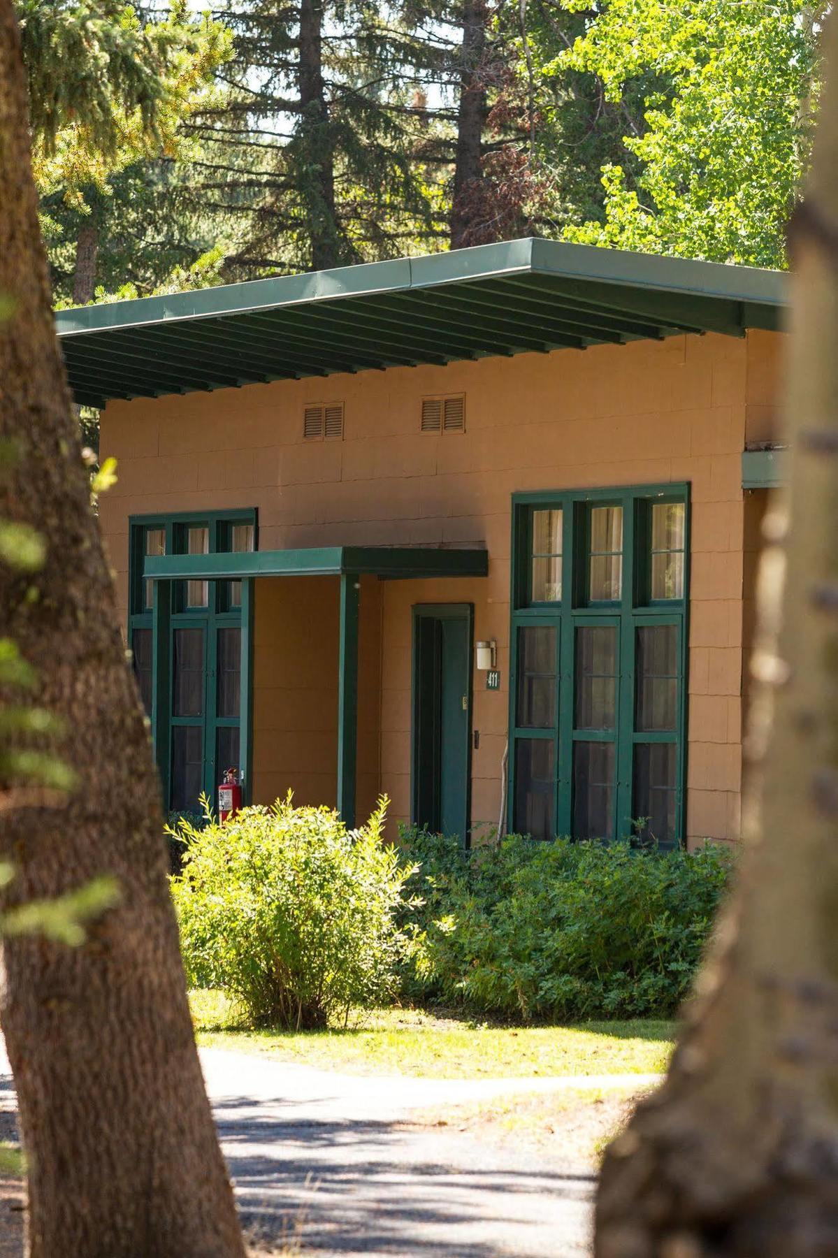 Lodge Jackson Lake